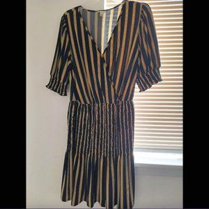Women's Semi-Casual Dress (Sz. L)